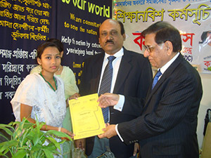 Advisor to the Former Caretaker Government, Mahbub Jamil is giving Certificates to the trainees of Apprenticeship Program as Chief Guest; Next to him CEO of Partex Group, K.M Ali and Secretary-General of CSDC, Dr. M Helal. (2009)